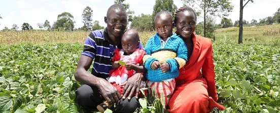 Isaac and Peninah, farmers taking part in Farm Africa's Growing Futures project